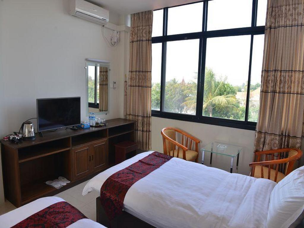 Hotel Myitkyina Room photo