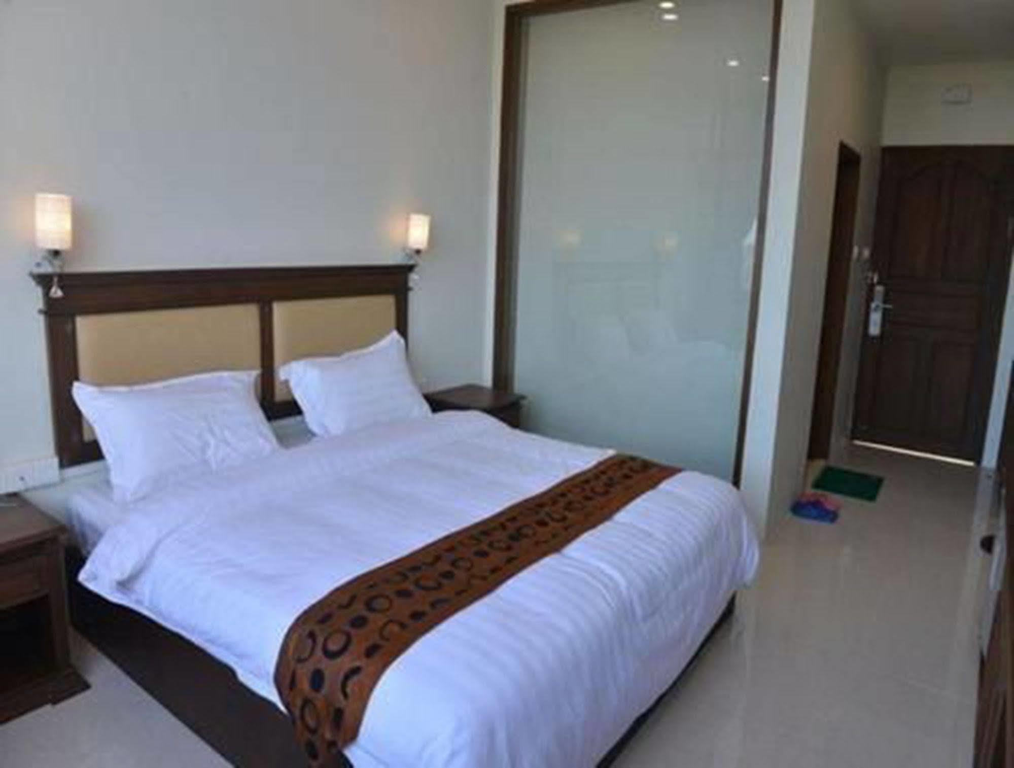 Hotel Myitkyina Exterior photo